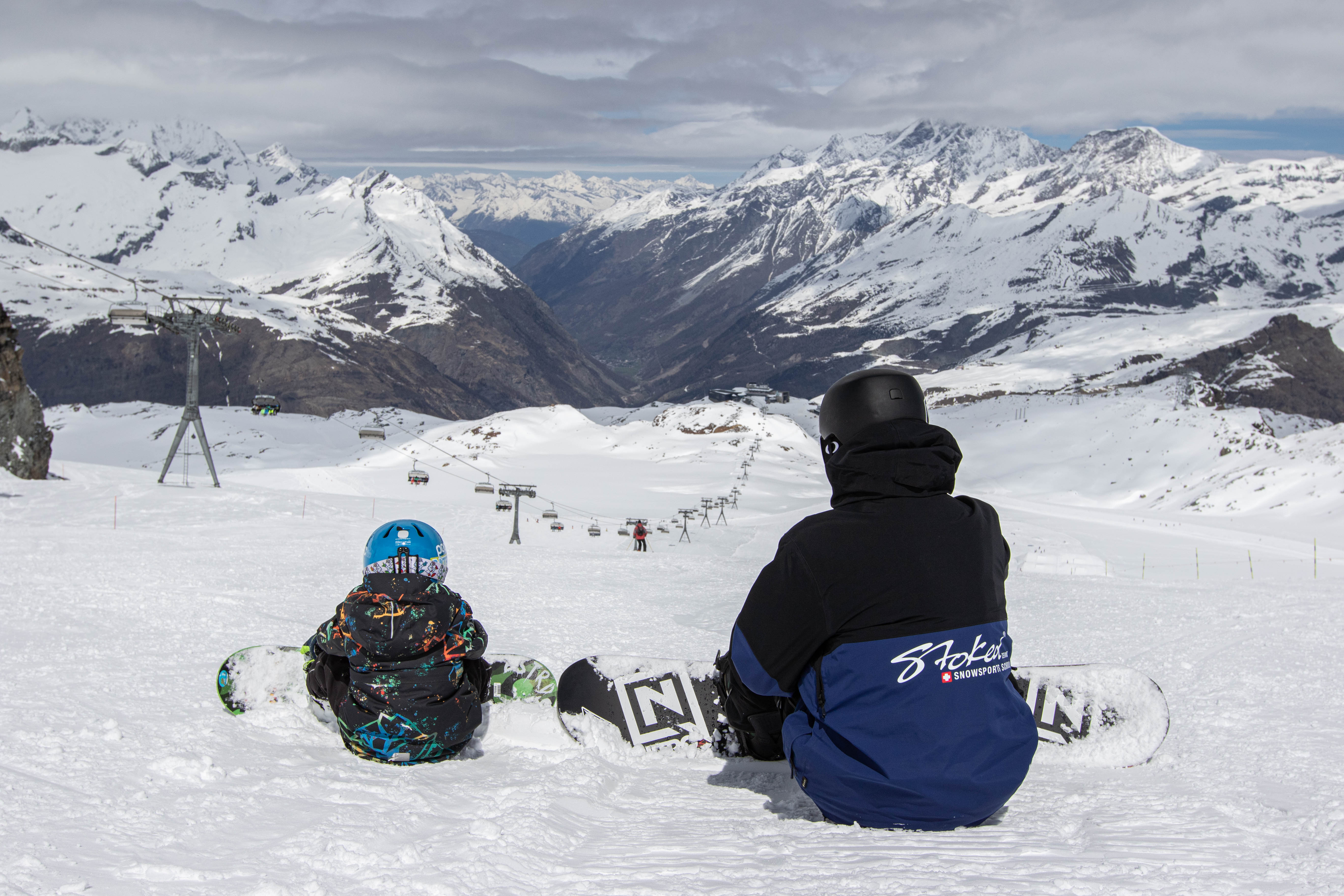 private kids  snowboard lessons in Zermatt